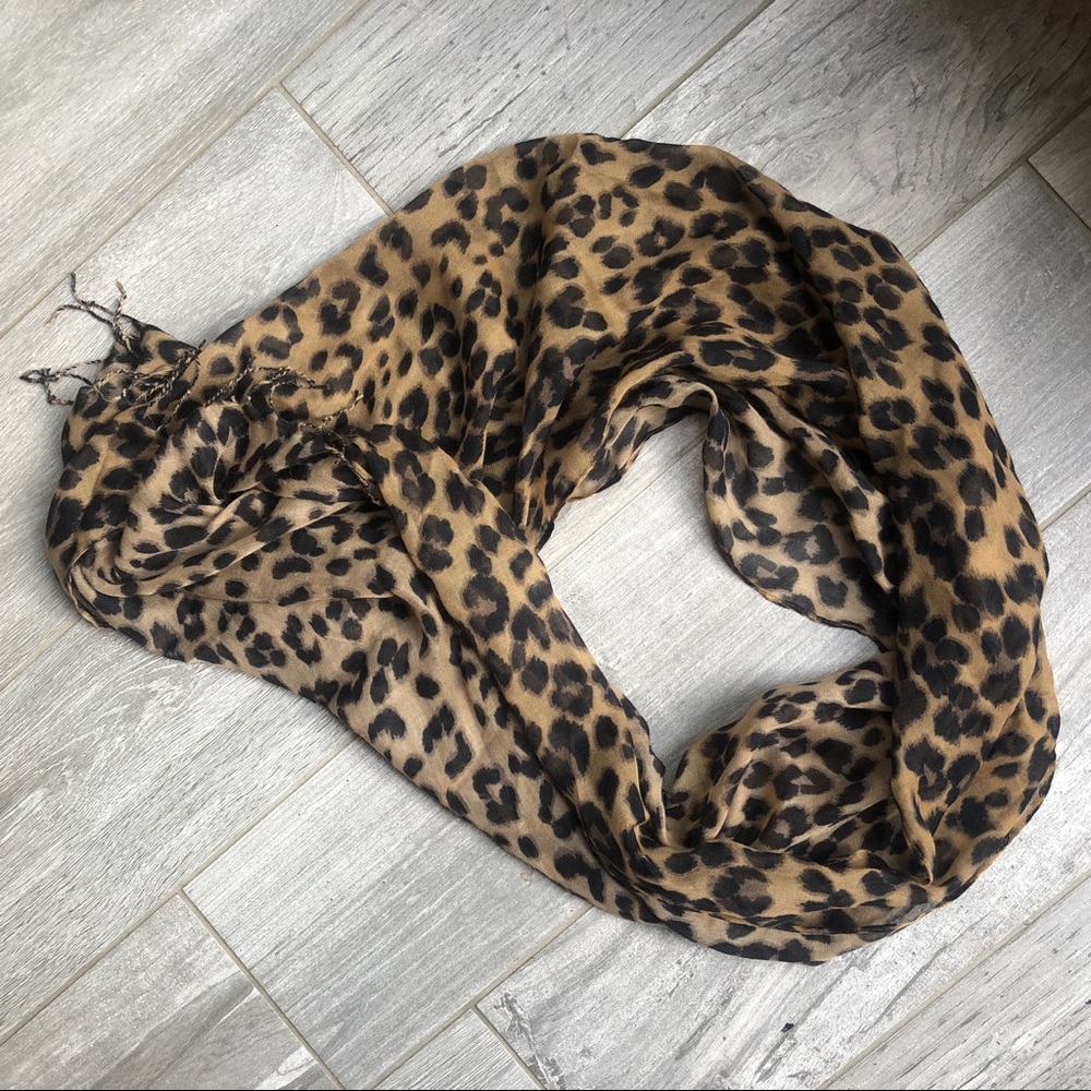 Cheetah Printed Cotton Scarf